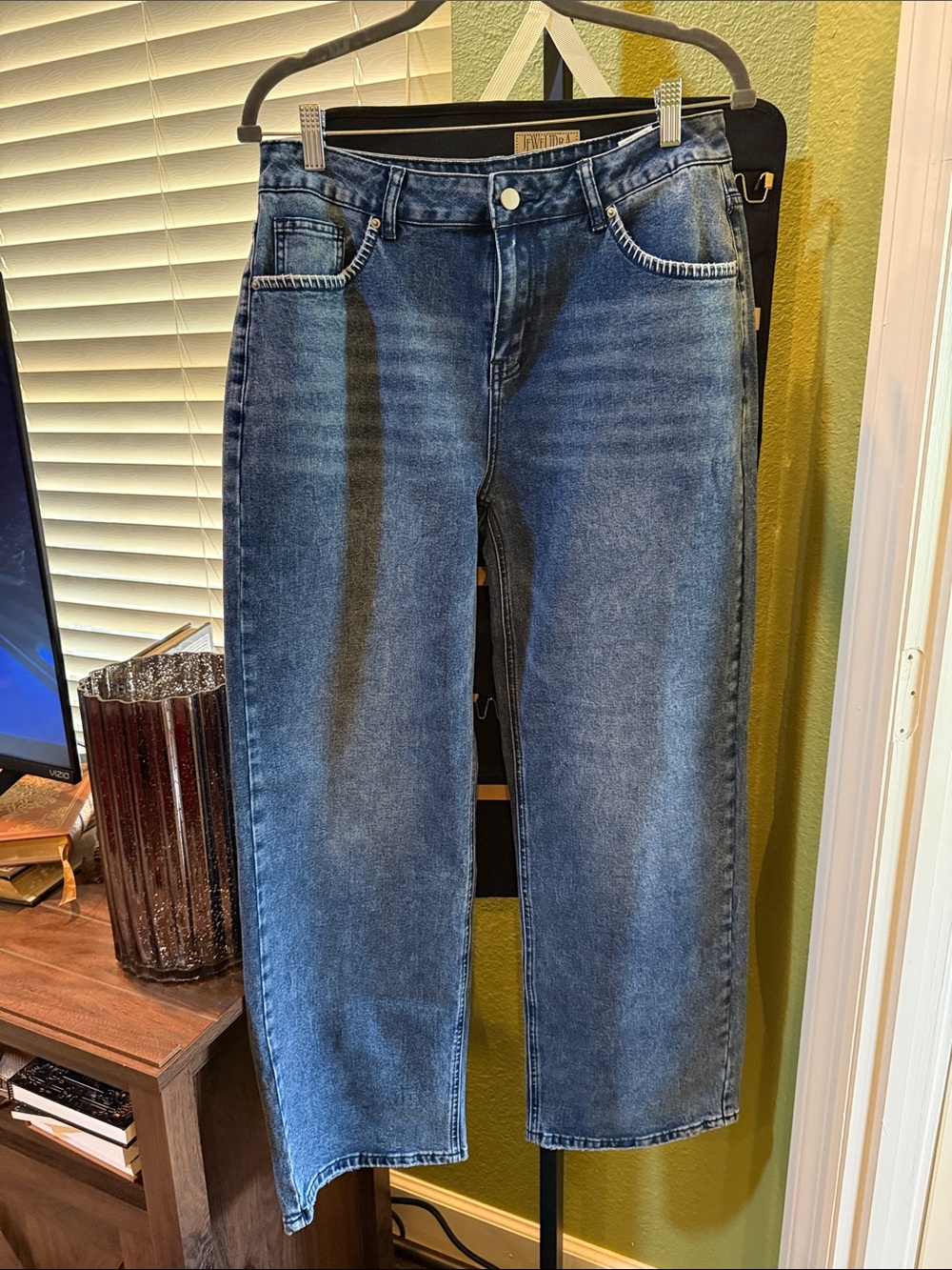 High-Rise Wide Leg Jeans in Classic Blue
